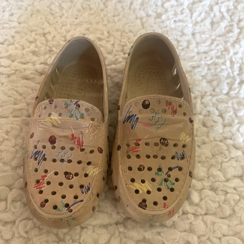 Floafers special crayola edition size 10 Tan